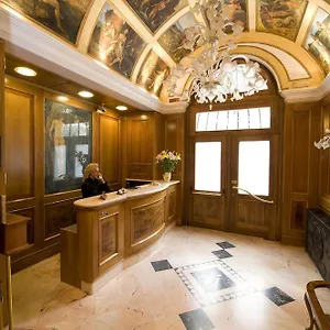 Joli Hotell
